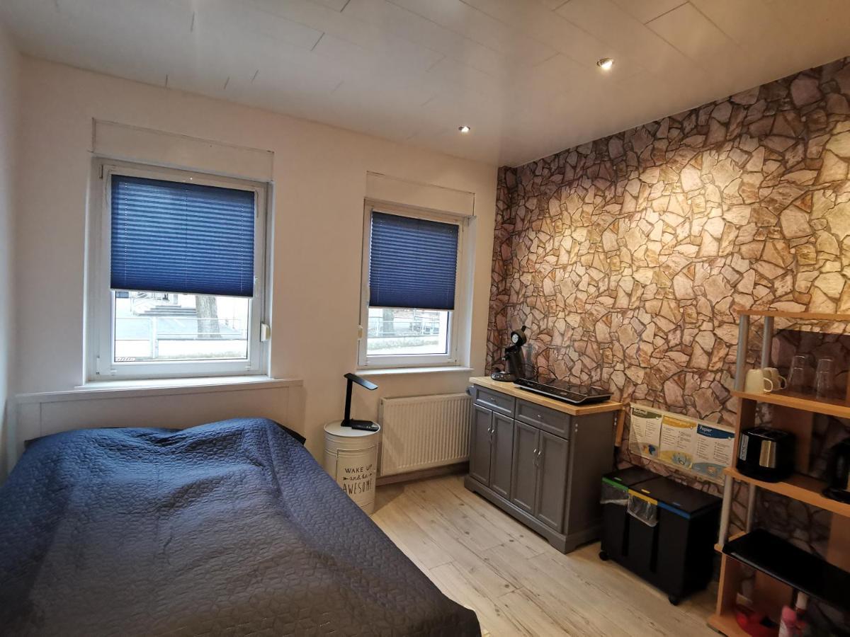 Gemuetliches Zimmer Mit Eigenem Bad Und Kueche Swisttal Buitenkant foto